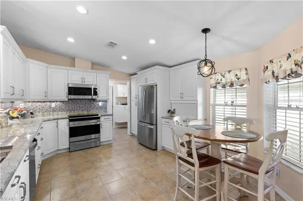 1000 KINGS HWY #438, Port Charlotte, FL 33980