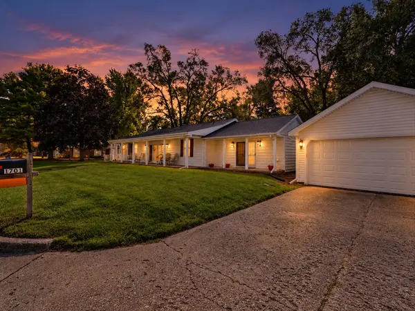 1701 Sangamon DR, Champaign, IL 61821