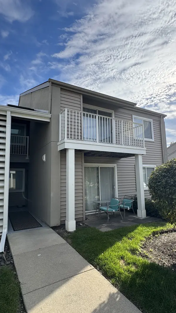 42 N Park AVE #8, Lombard, IL 60148