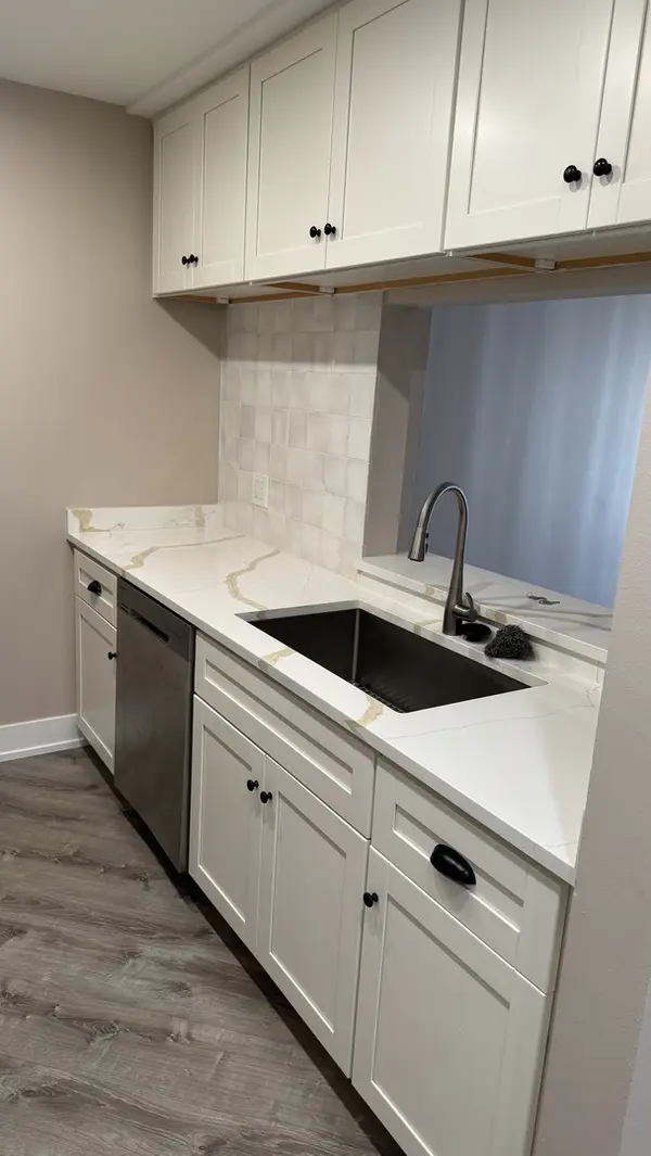 42 N Park AVE #8, Lombard, IL 60148