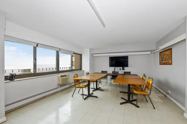 7337 S South Shore DR #529, Chicago, IL 60649