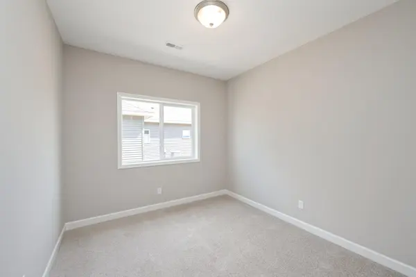 724 Frankfort LN, Waverly, MN 55363