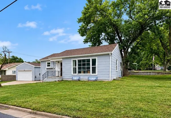 425 W 6th St, Pratt, KS 67124