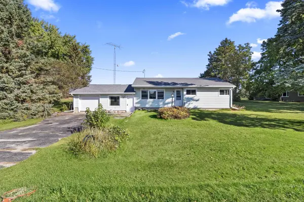 W11319 ROSE ELD RD, Rosendale, WI 54971