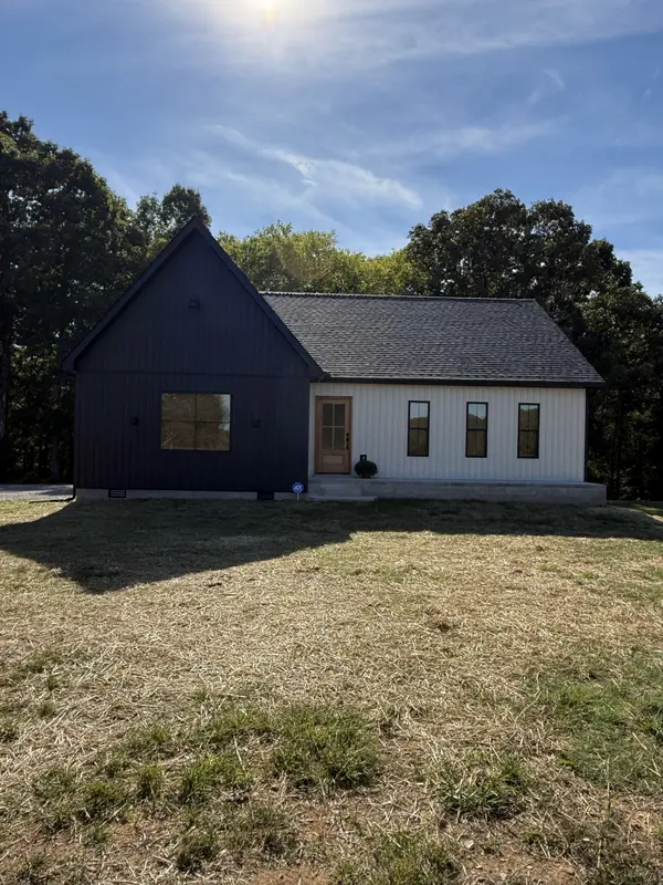 3110 Clay Tomlinson Rd, Erin, TN 37061