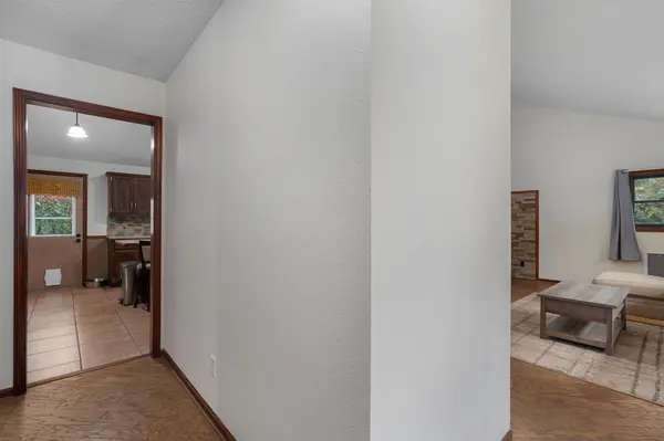 525 Cedar Hill LN, Marshfield, MO 65706