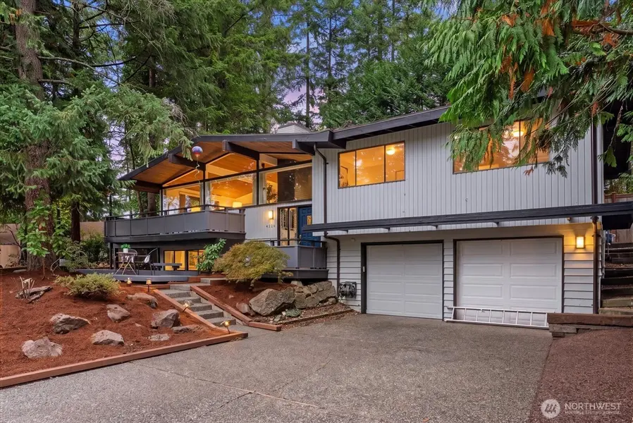 4220 159th AVE SE, Bellevue, WA 98006