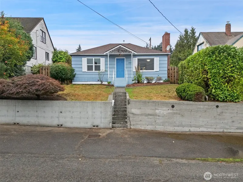 2447 N Wycoff AVE, Bremerton, WA 98312