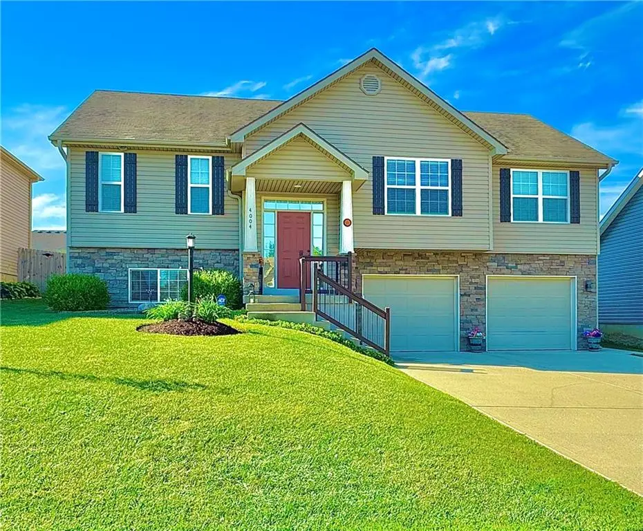 4004 Greywood LN, St Joseph, MO 64505
