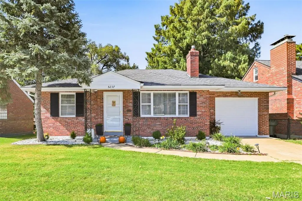 5237 McCausland AVE, St Louis, MO 63109