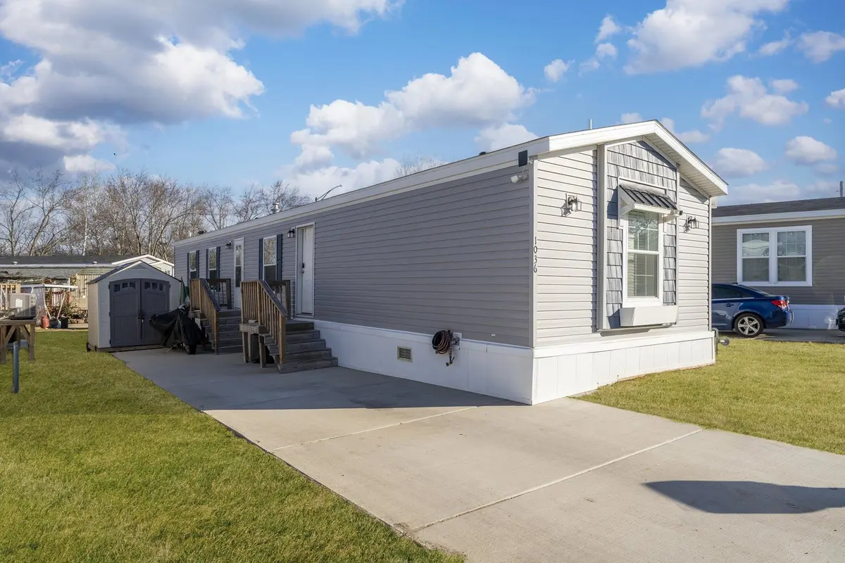 1036 Lunga DR, Round Lake, IL 60073