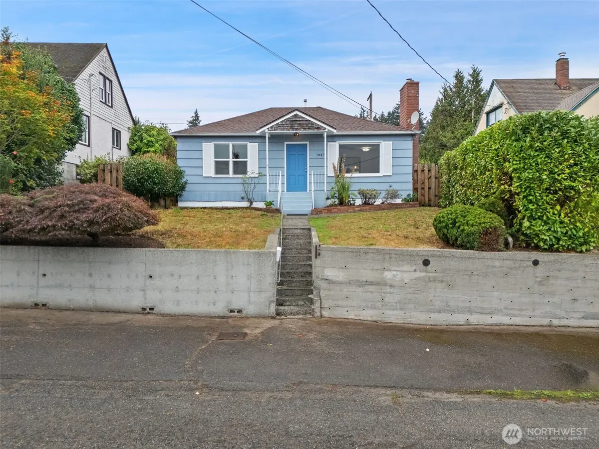 2447 N Wycoff AVE, Bremerton, WA 98312