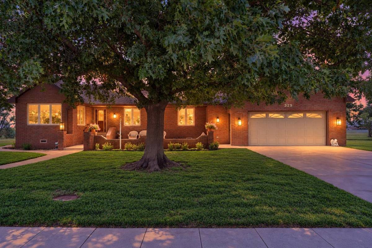 329 S Adams, Pretty Prairie, KS 67570
