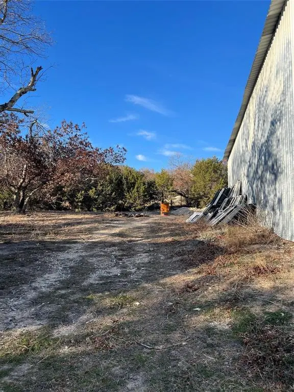 163 Edgehill Drive, Azle, TX 76020