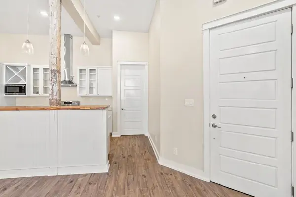 104 E 2nd ST #201, Taylor, TX 76574