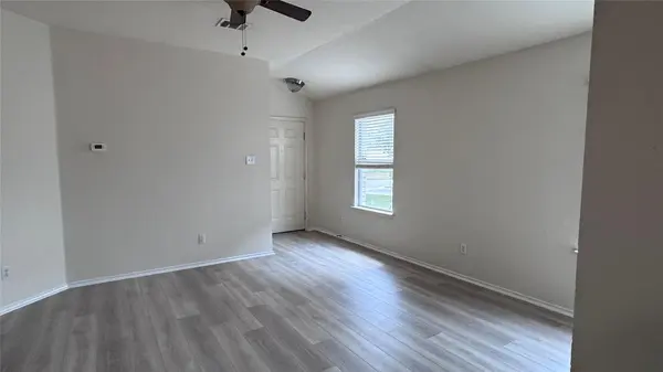 1005 SWEET LEAF LN, Pflugerville, TX 78660