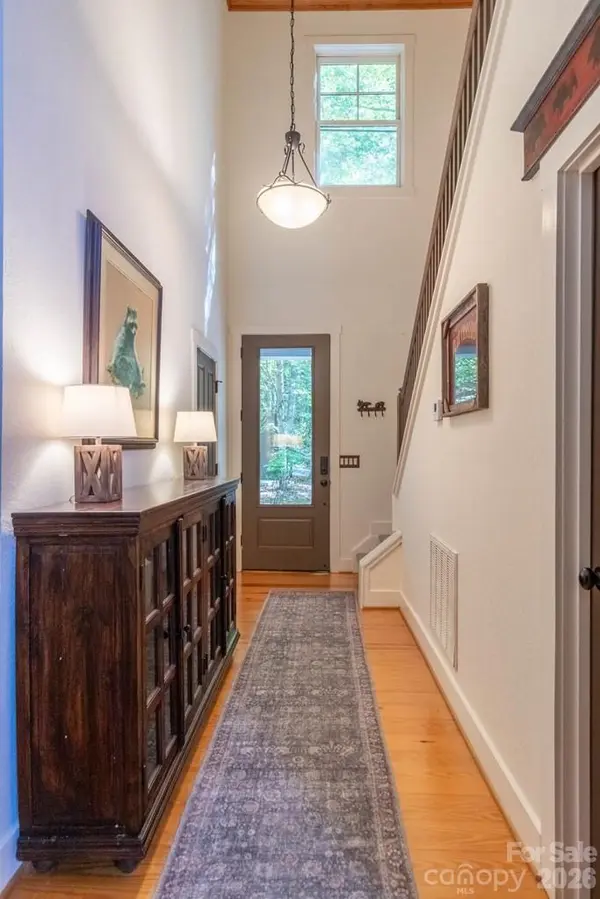 48 Allspice CT, Tuckasegee, NC 28783