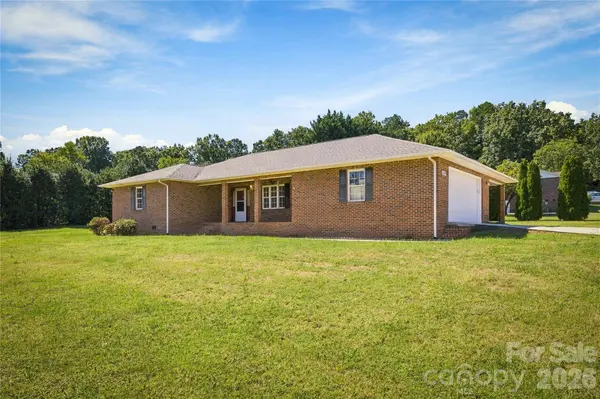 1229 Birch DR, Morganton, NC 28655