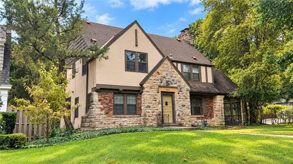 445 W 66th TER, Kansas City, MO 64113
