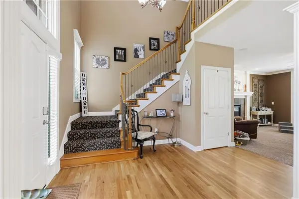 21727 W 96 ST, Lenexa, KS 66220