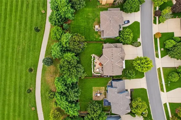 21727 W 96 ST, Lenexa, KS 66220