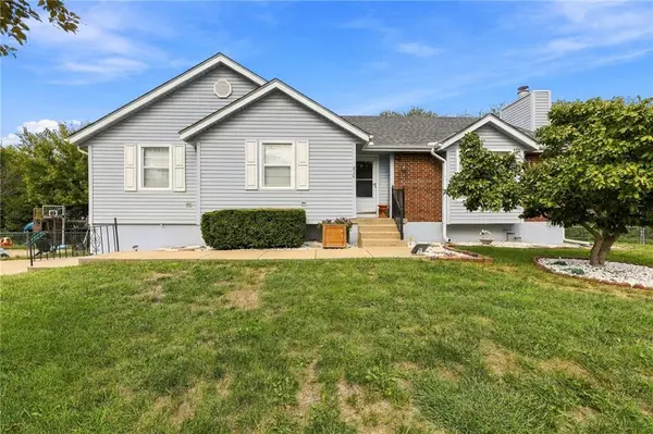 816 SE 16th ST, Oak Grove, MO 64075
