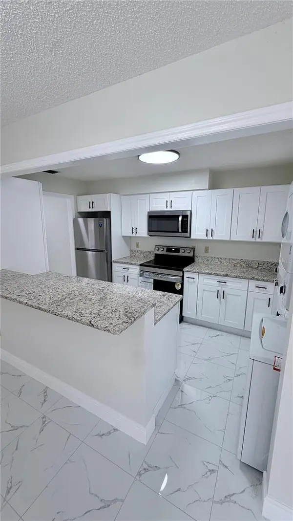 2016 WOODBRIDGE LN, Lakeland, FL 33813
