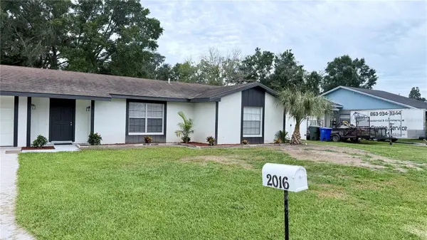 2016 WOODBRIDGE LN, Lakeland, FL 33813