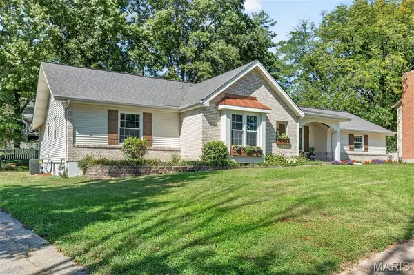 503 Briarwyck DR, Ballwin, MO 63011
