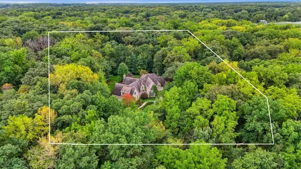 33W551 Hub RD, Wayne, IL 60184