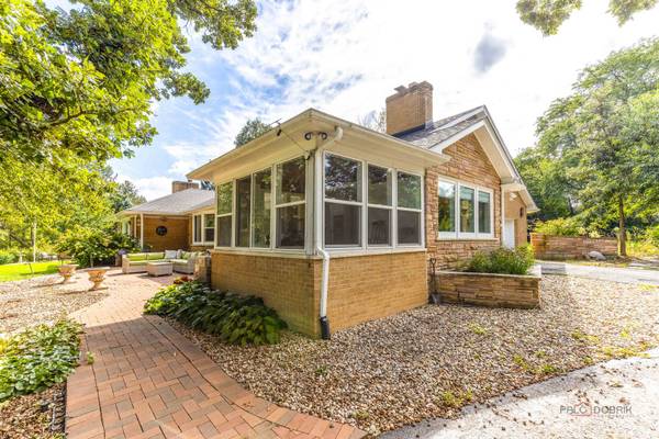 257-259 N Brookdale LN, Palatine, IL 60067