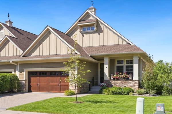 8752 Lake Riley DR, Chanhassen, MN 55317