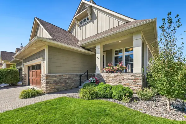 8752 Lake Riley DR, Chanhassen, MN 55317