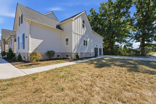 3045 Shady Forest Dr, Murfreesboro, TN 37128