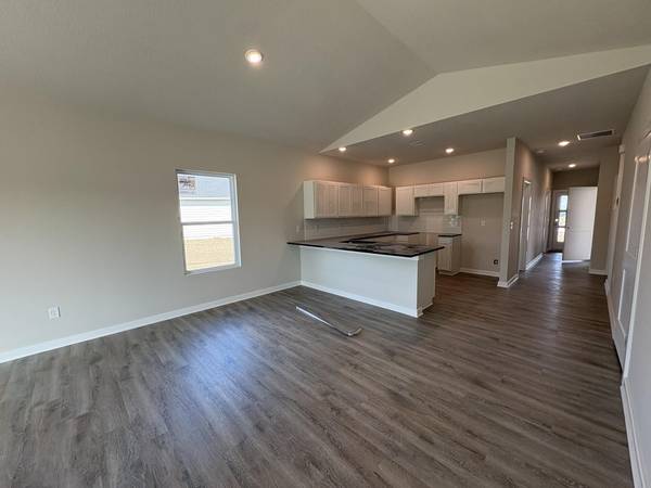 5701 Plumthicket St, Bel Aire, KS 67226