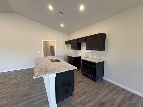 5713 Plumthicket St, Bel Aire, KS 67226