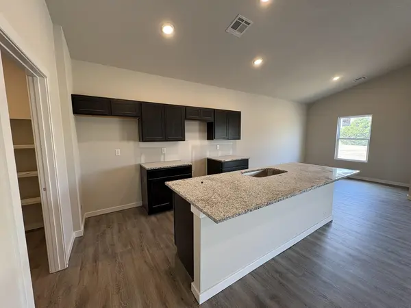 5713 Plumthicket St, Bel Aire, KS 67226