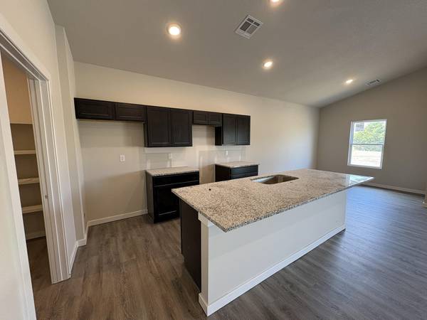 5713 Plumthicket St, Bel Aire, KS 67226
