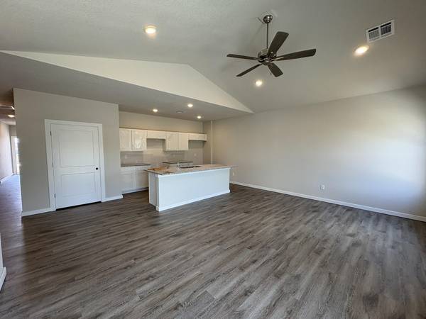 5717 Plumthicket St, Bel Aire, KS 67226