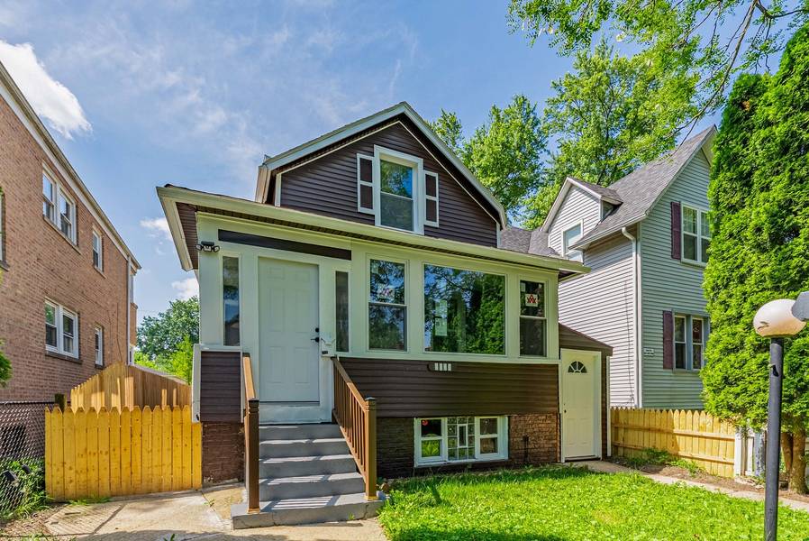 1914 Foster ST, Evanston, IL 60201
