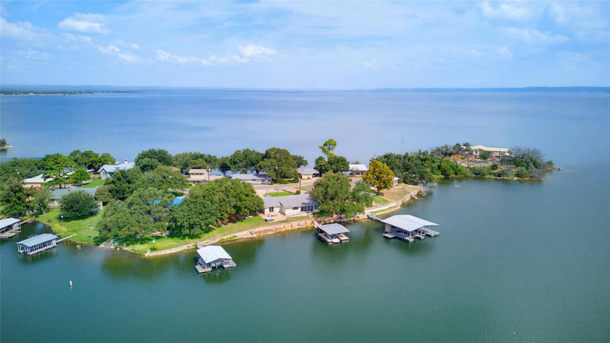 516 Island Lodges DR, Buchanan Dam, TX 78609