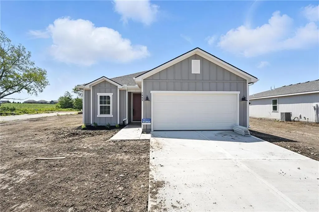 17585 Spivey ST, Gardner, KS 66030