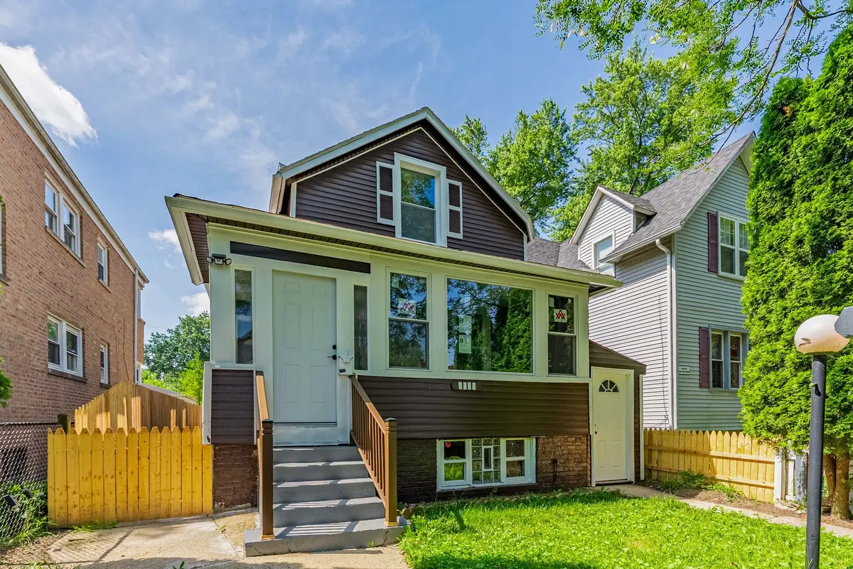 1914 Foster ST, Evanston, IL 60201
