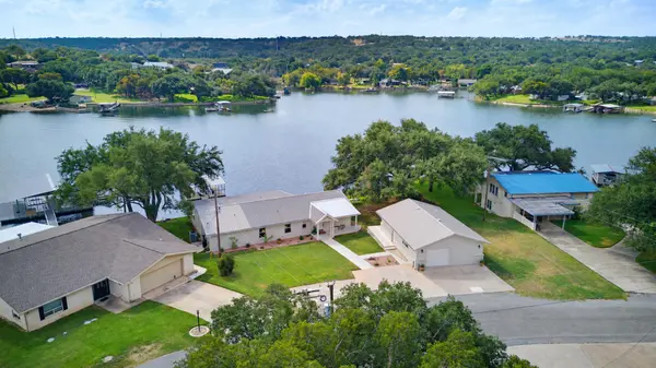 516 Island Lodges DR, Buchanan Dam, TX 78609
