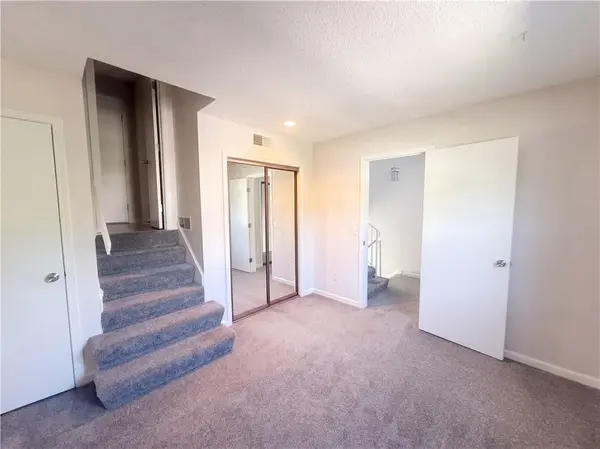10002 W 86th ST, Overland Park, KS 66212