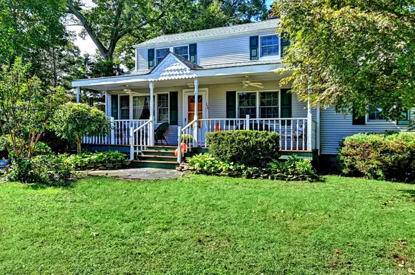 240 Washington AVE, Saint James, NY 11780