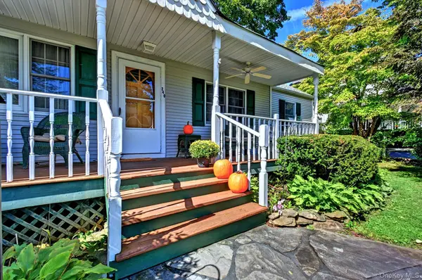 240 Washington AVE, Saint James, NY 11780