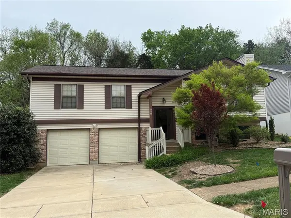 559 Vernal Hill CT, Ballwin, MO 63021