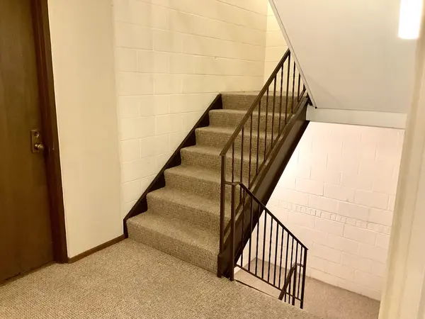 200 S Dee RD #1A, Park Ridge, IL 60068