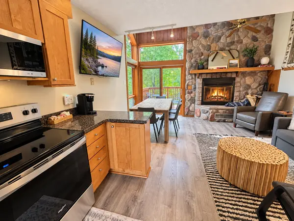 511 Moose Mountain DR, Tofte, MN 55615